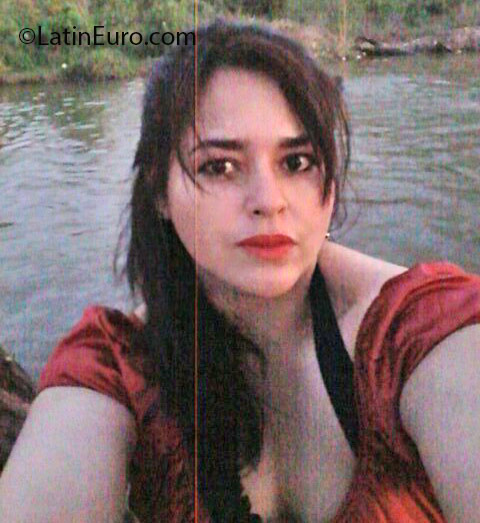 Date this happy Honduras girl Glenda from Tegucigalpa HN2031