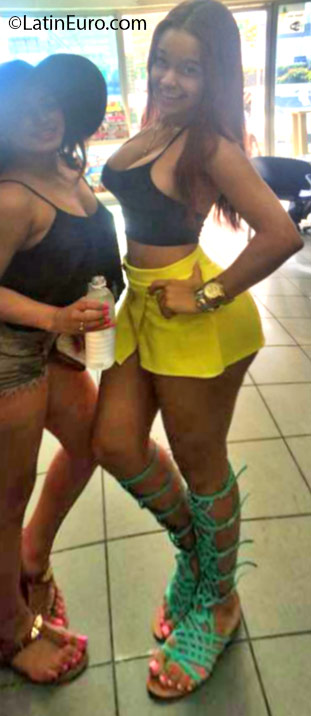 Date this charming Dominican Republic girl Carolina from Santo Domingo DO24942