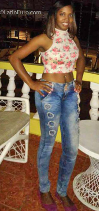 Date this athletic Dominican Republic girl Estephany from La Romana DO24979