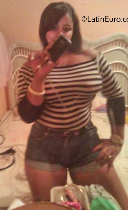 Date this sensual Dominican Republic girl Annelina from Santiago DO25020