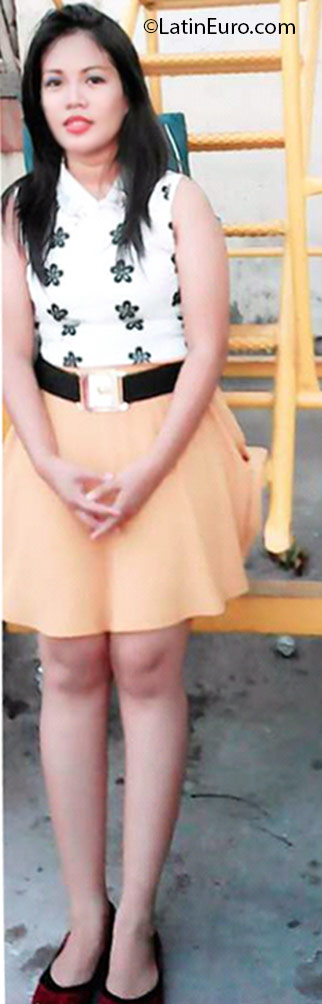 Date this beautiful Philippines girl Sharon from Manila PH880