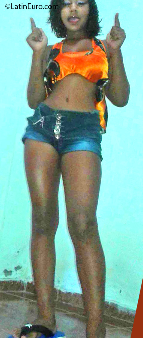 Date this athletic Brazil girl Vanessa from Caratinga BR9596