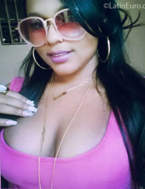 Date this cute Dominican Republic girl Wanda from Santo Domingo DO25047