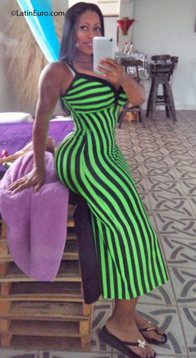 Date this voluptuous Colombia girl Karen from Cali CO18706