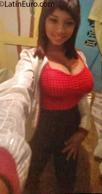 Date this voluptuous Dominican Republic girl Milagros from Santo Domingo DO25081