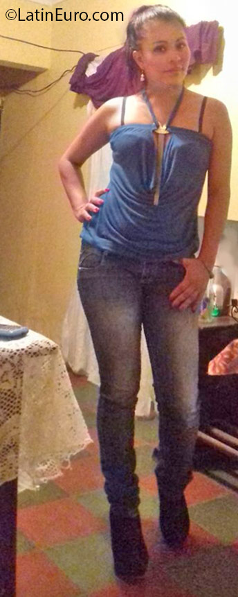 Date this gorgeous Honduras girl Adia from Siguatepeque HN2048