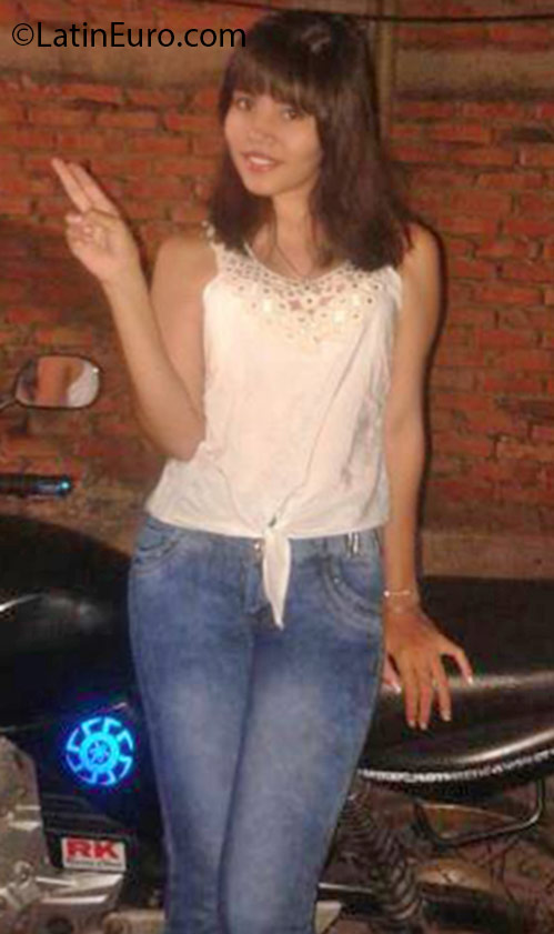 Date this nice looking Colombia girl Iza from Bucaramanga CO18734
