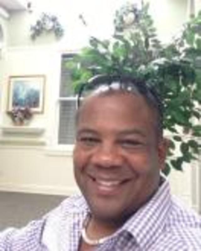 Date this pretty United States man Eric from San Diego US17137