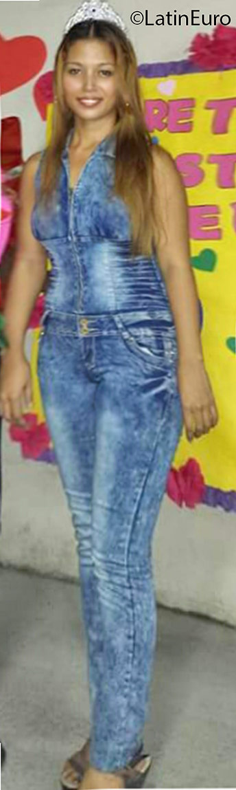 Date this nice looking Honduras girl Keylia from Choloma HN2062