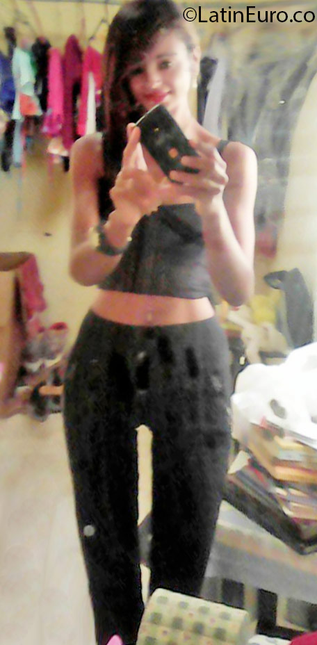 Date this beautiful Dominican Republic girl Yeimy from Santo Domingo DO25163