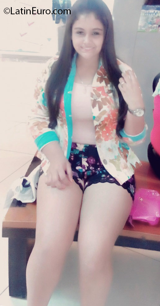 Date this young Honduras girl Gaby from Tegucigalpa HN2216