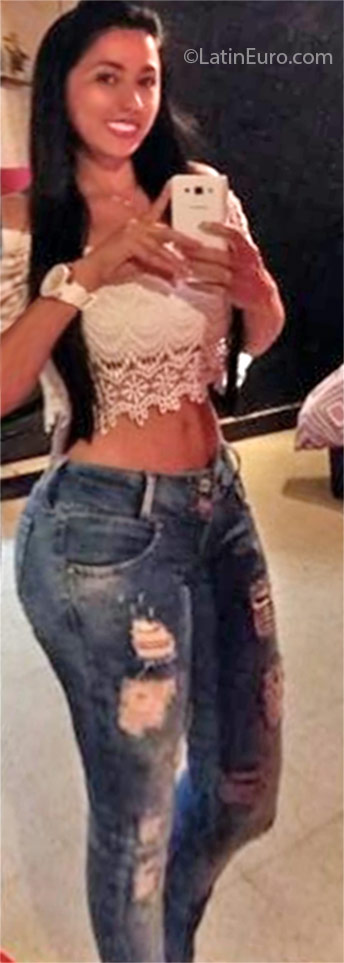 Date this hot Colombia girl Sofia from Cali CO18766