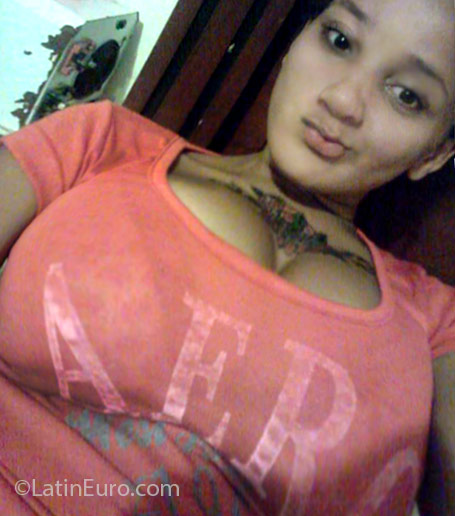 Date this good-looking Dominican Republic girl Maria from La Vega DO25218