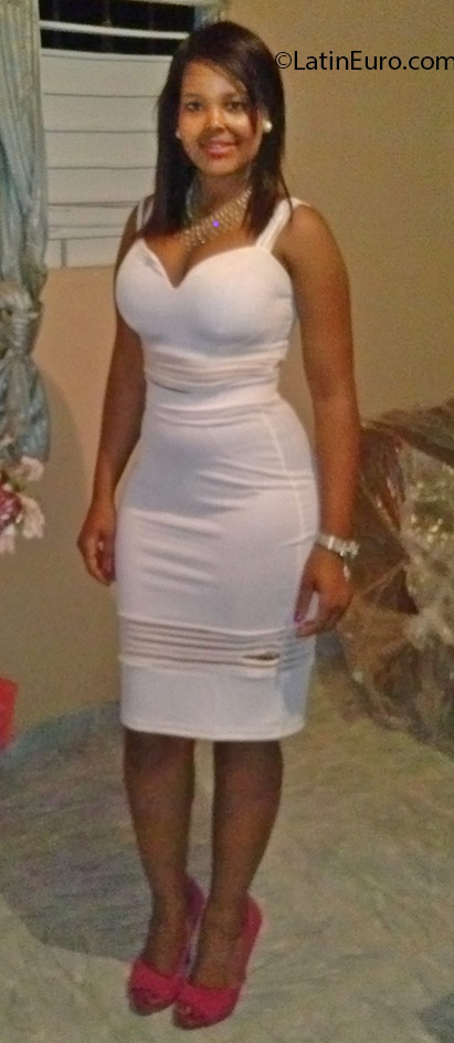 Date this young Dominican Republic girl Violeta from Santo Domingo DO25229