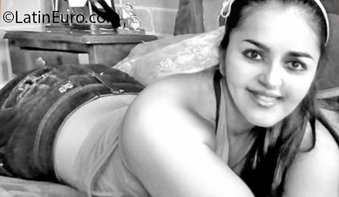 Date this pretty Colombia girl Lina from Bogota CO18778