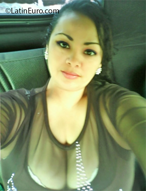 Date this cute Honduras girl Elsa from Copan HN2090