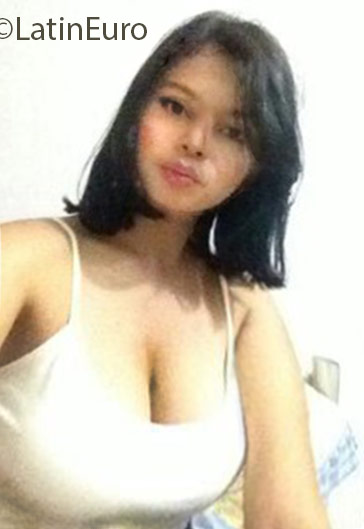 Date this good-looking Colombia girl Mercedes from Cartagena CO18811