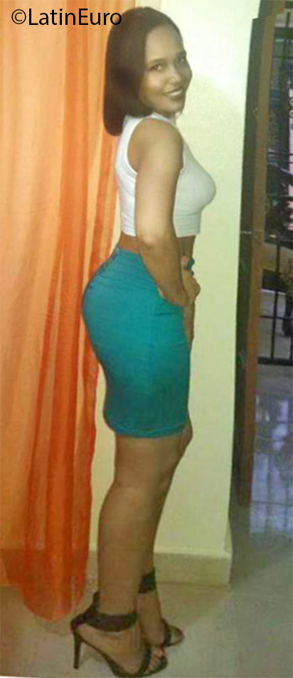 Date this beautiful Dominican Republic girl Carmen Cruz from Santo Domingo DO25366