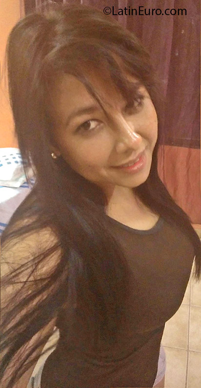Date this gorgeous Honduras girl Karla from Lempira HN2102