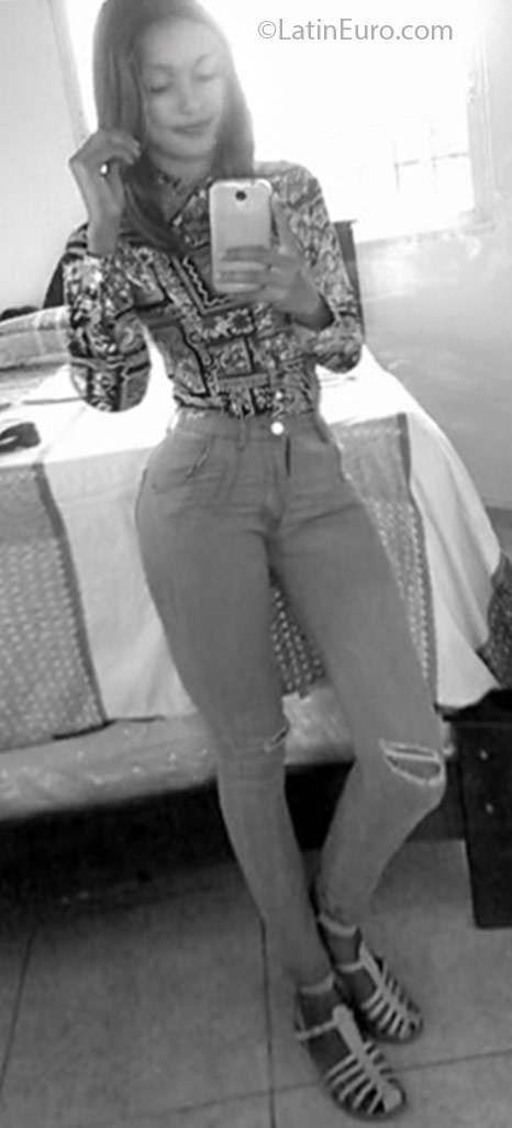Date this funny Dominican Republic girl Lisbeth from Santo Domingo DO25396