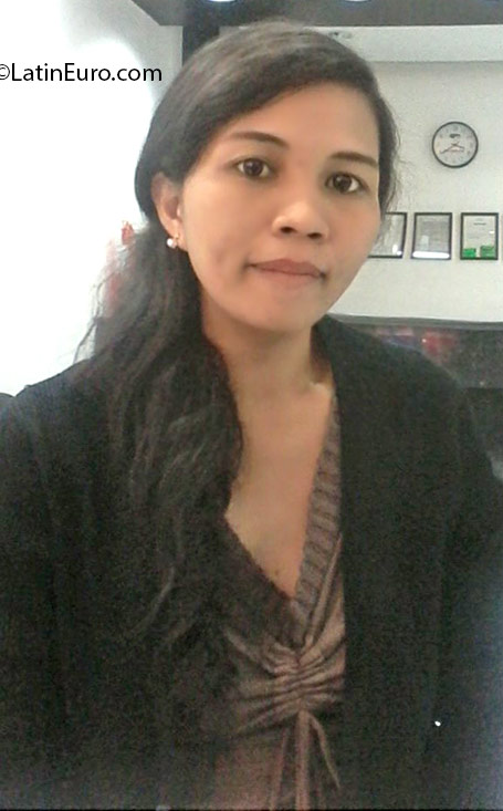 Date this athletic Philippines girl Analin from Ormoc City PH888