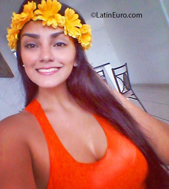 Date this charming Panama girl Anna from Panama PA944
