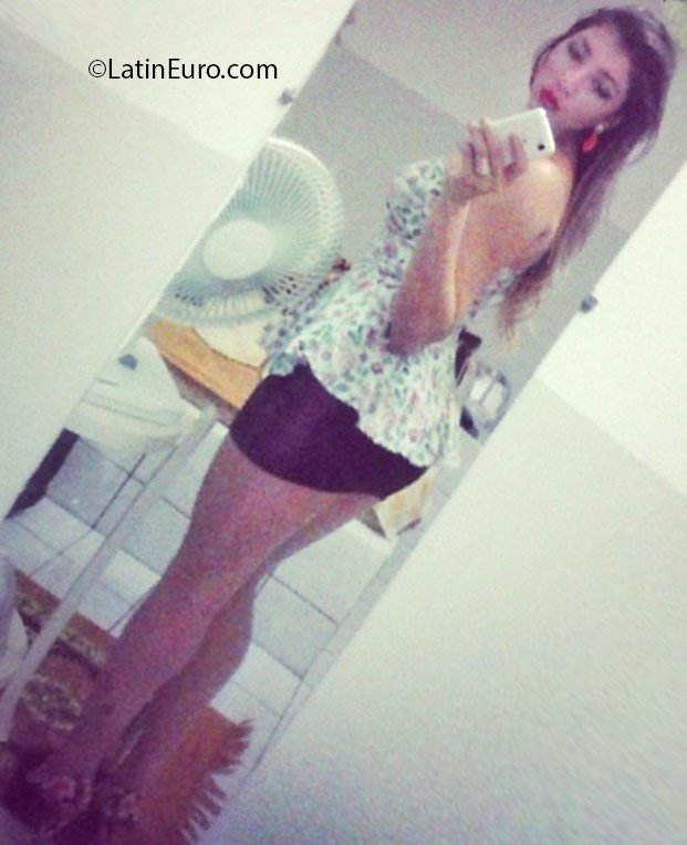 Date this georgeous Brazil girl Laura Mariana from Natal BR9635