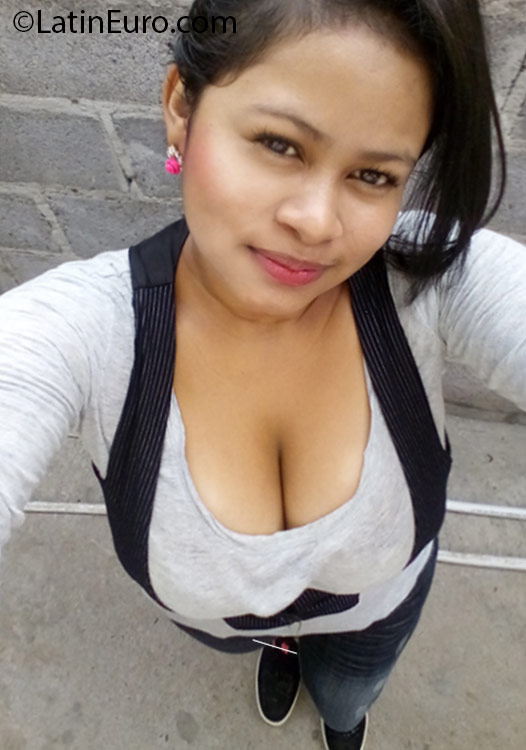 Date this sultry Honduras girl Bredin from San Lorenzo HN2120