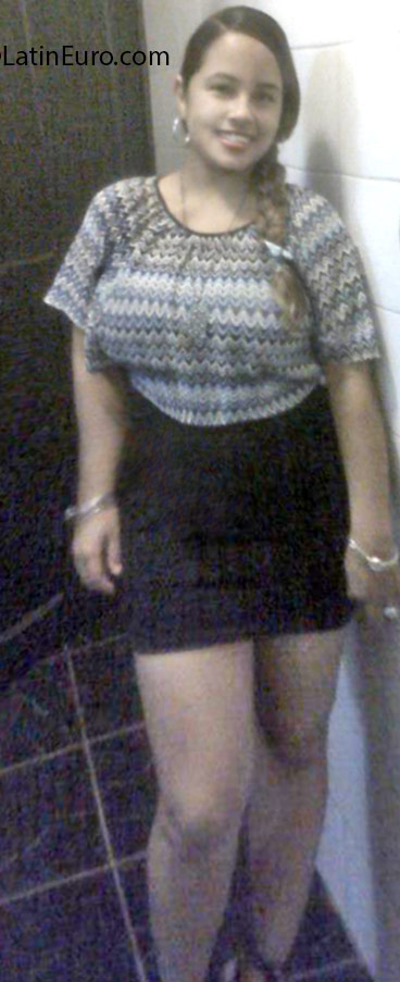 Date this stunning Dominican Republic girl Rubi from La Vega DO25504