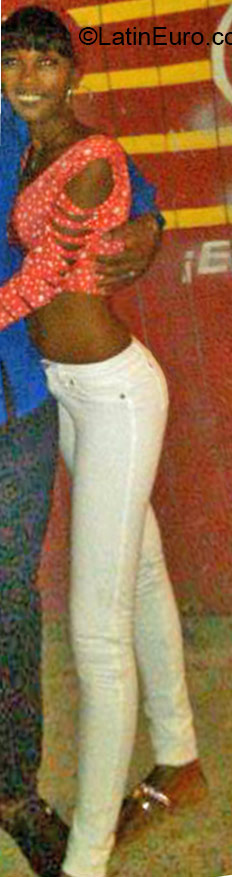 Date this athletic Dominican Republic girl Cecilia from Santo Domingo DO25510