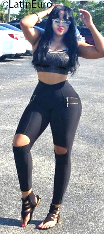 Date this nice looking Dominican Republic girl Carolina from Puerto Plata DO25547