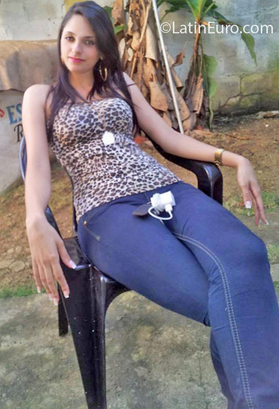 Date this hard body Dominican Republic girl Rocio from Nagua DO25555