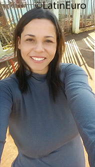 Date this beautiful Brazil girl Josi from Toledo BR9645