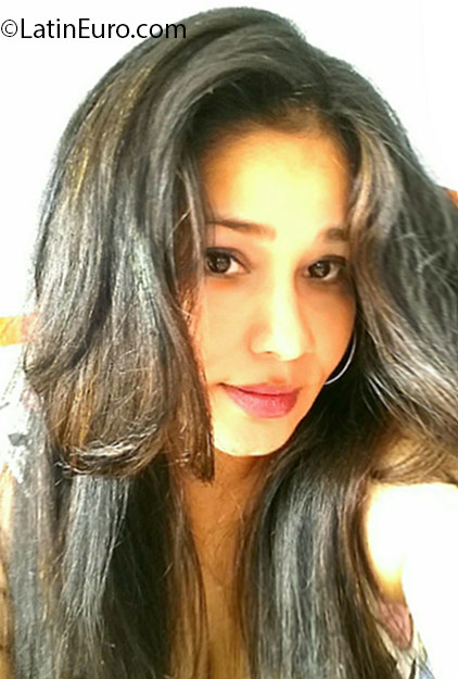 Date this nice looking Honduras girl Demi from Tegucigalpa HN2152