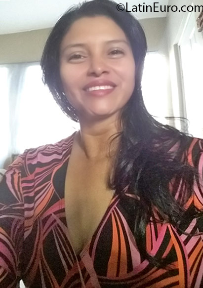 Date this beautiful Honduras girl Alba from tegucigalpa HN2153