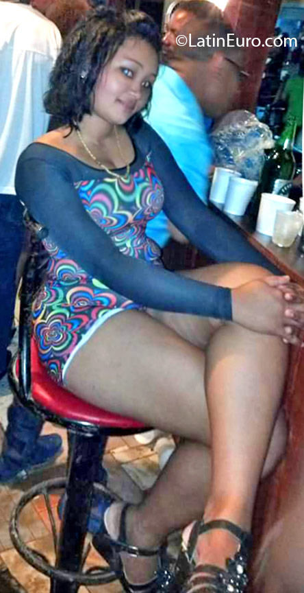 Date this beautiful Dominican Republic girl Stefanie from Santo Domingo DO25629