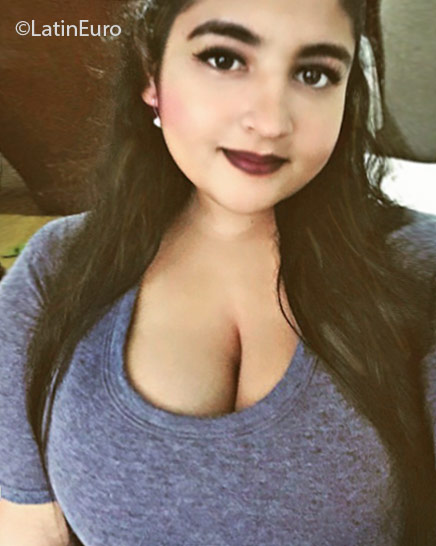 Date this charming Honduras girl Steff from Santa Barbara HN2161