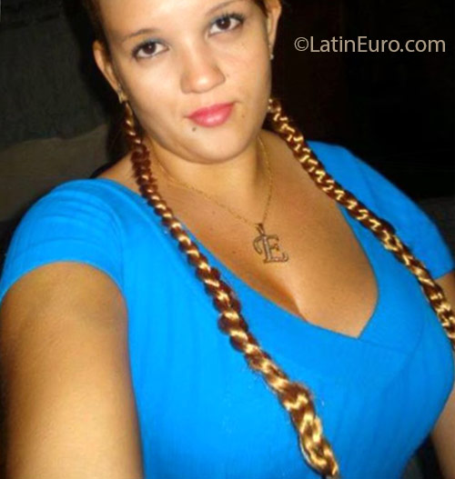 Date this cute Dominican Republic girl Esthefany from Santiago DO25704