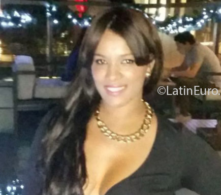 Date this foxy Dominican Republic girl Yesiris from santo domingo DO25768