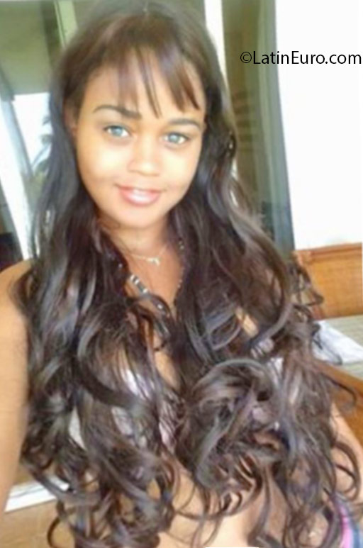 Date this tall Dominican Republic girl Maria from Punta Cana DO25802