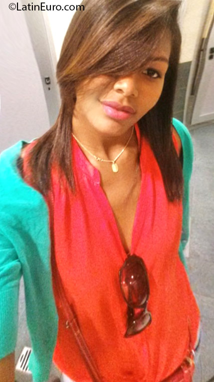 Date this good-looking Italy girl Mila04 from Brescia IT273