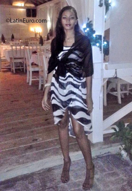 Date this gorgeous Dominican Republic girl Lis from Altagracia DO25824