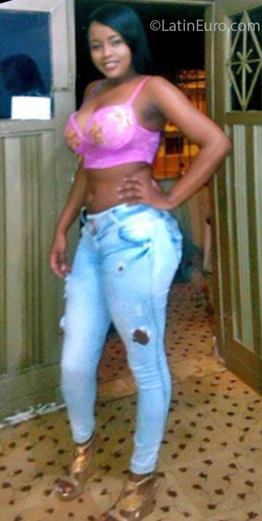 Date this passionate Colombia girl Julieth from Cali CO18969