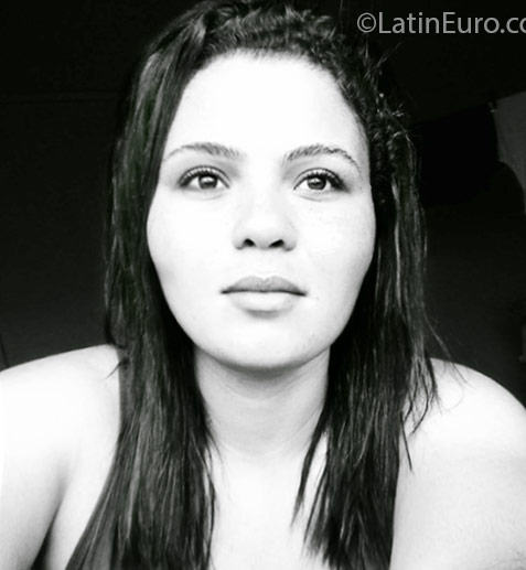 Date this hard body Brazil girl Rafaely from Natal BR9667