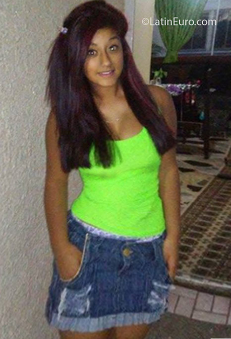 Date this delightful Colombia girl Nina Johanna from Bogota CO18982