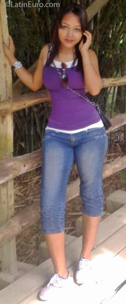 Date this exotic Honduras girl PRETTYANDLOVING from La Ceiba HN2195