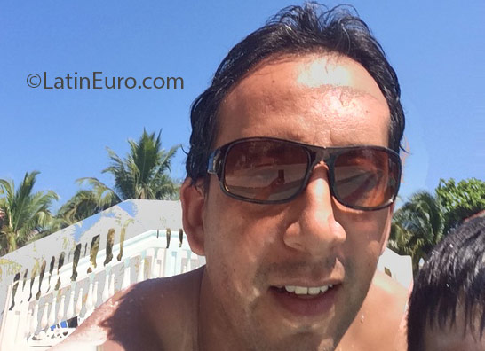 Date this georgeous United States man Luis from Miami US17381