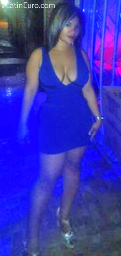Date this fun Dominican Republic girl AMARILYS from Santo Dimingo DO25874