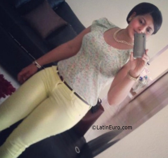 Date this young Dominican Republic girl Elma from Santo Domingo DO25891