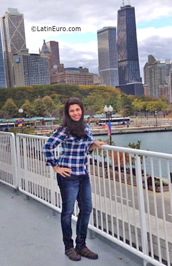 Date this stunning Venezuela girl Mariale from Caracas VE666
